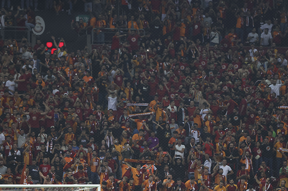 Galatasaray'dan Fenerbahçe'yi hedef alan paylaşım