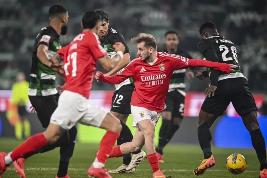 Kerem Aktürkoğlu'nun olay tepkisi ekrana yansıdı: Dev maçta çileden çıktı - 2