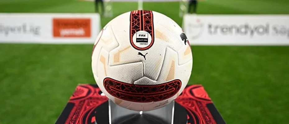 Süper Lig'de yılın golü seçildi: Binlerce oy kullanıldı - 1