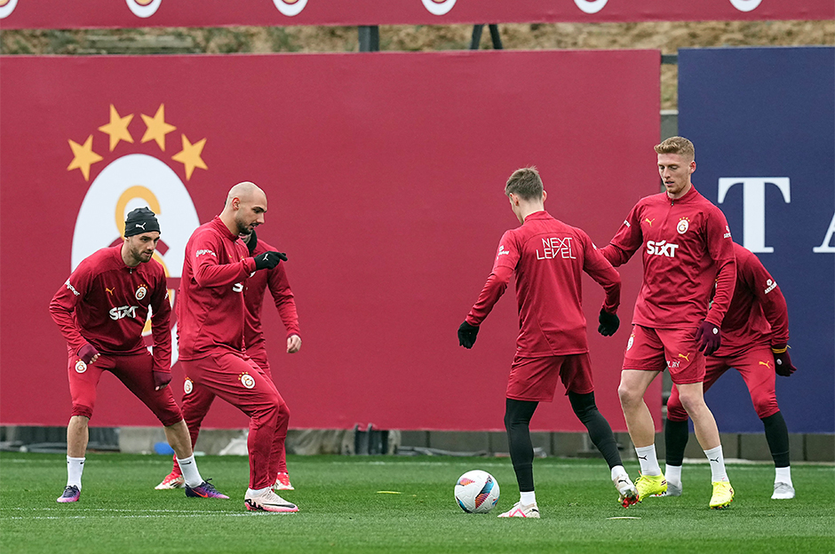 Galatasaray'ın Rizespor maçı kamp kadrosu açıklandı: 3 eksik