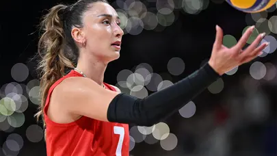 Hande Baladın'dan transferine dair net açıklama geldi: Eczacıbaşı'ndan ayrılıyor mu?