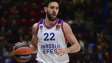Anadolu Efes, Vacilije Micic'e veda etti