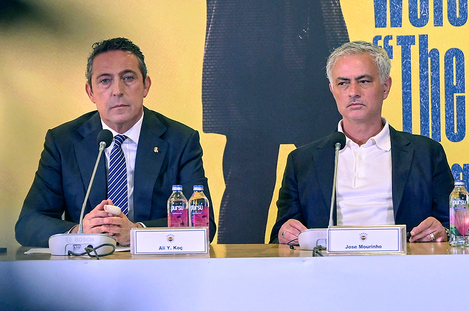 Transferde Fenerbahçe'yi yıkan haber! Soruya sinirlendi: "Gitmeyecek"