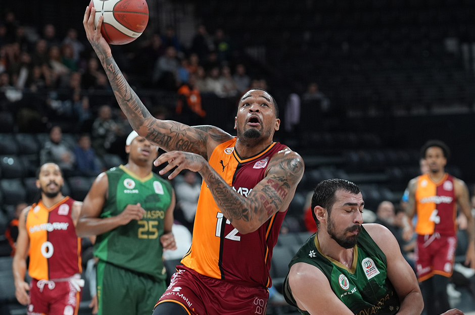 Galatasaray evinde Yalovaspor Basketbol'a geçit vermedi