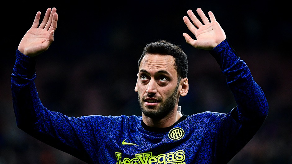 Hakan Çalhanoğlu'ndan Galatasaray'a Milano Sofrasından Tatlı Bir Mesaj: 'Hesap 15 Milyon Euro!'