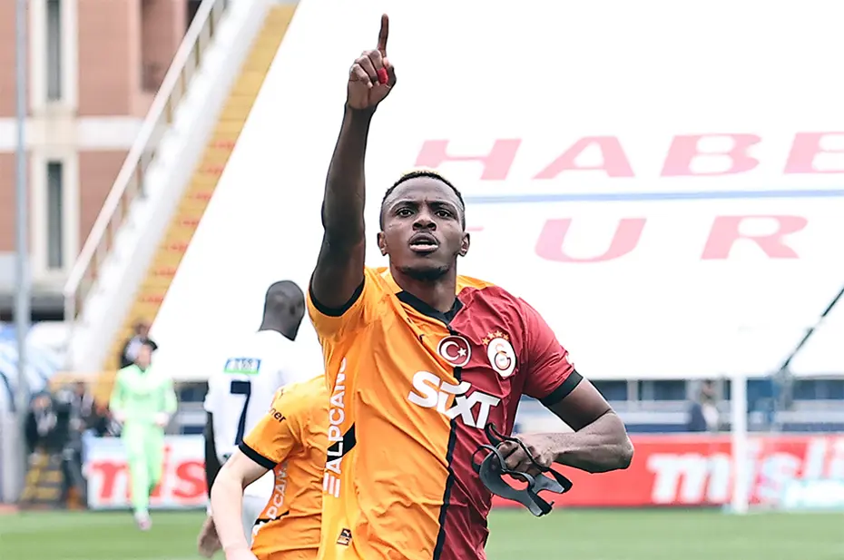 Osimhen sahaya adım atar atmaz o şarkı açıldı: Galatasaraylılar hep bir ağızdan söyledi - 5