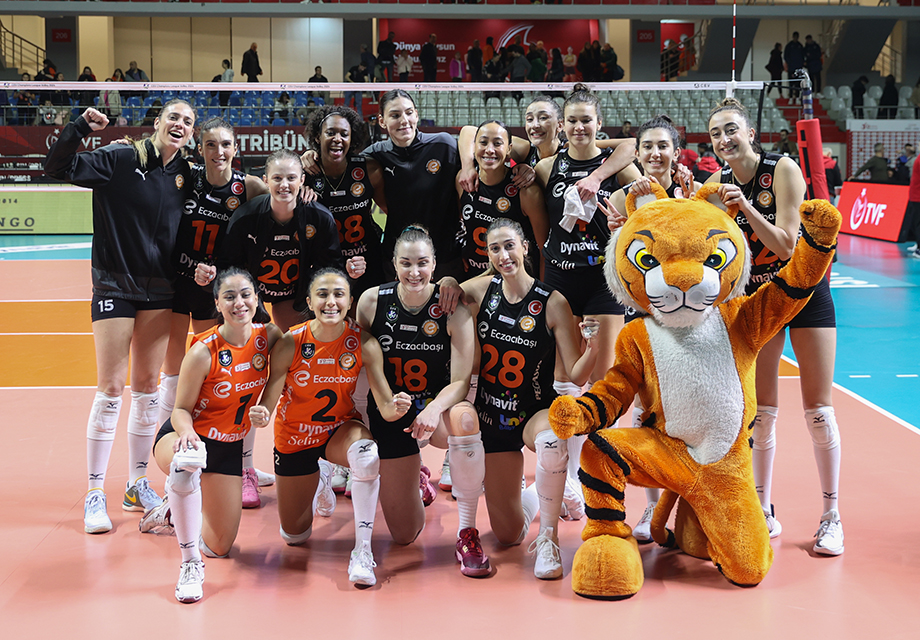 Eczacıbaşı Dynavit, Kupa Voley'de yarı finale yükseldi