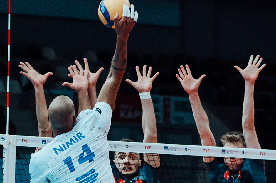 5 setlik maçın galibi Halkbank