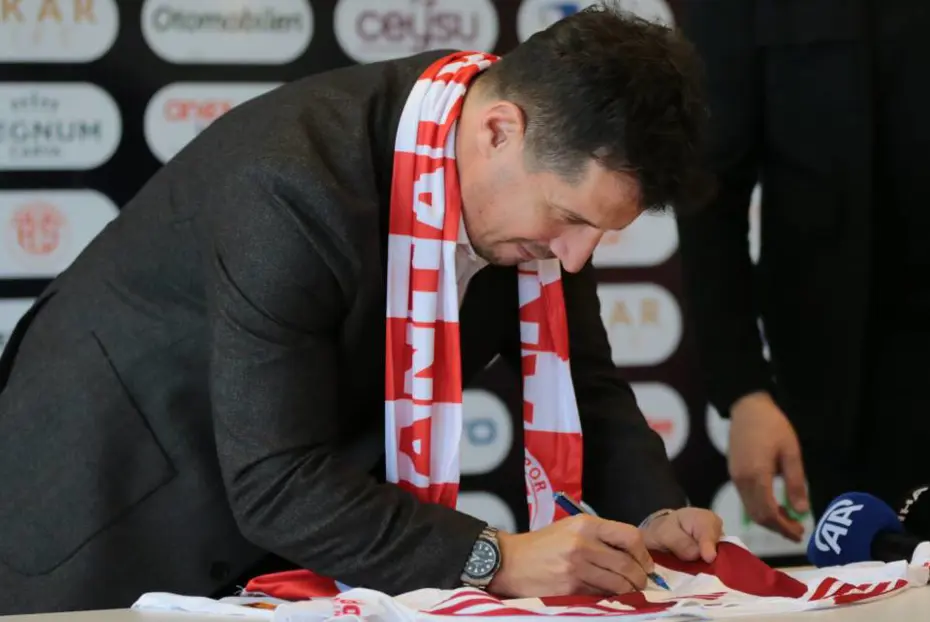 Emre Belözoğlu, Antalyaspor için hedefi açıkladı: Alex de Souza sözleri - 2