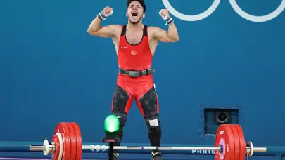Milli halterci Muhammed Furkan Özbek olimpiyat 4.'sü