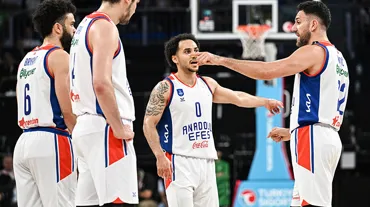 Anadolu Efes şampiyonluğa göz kırpıyor: Seri 2-0 oldu