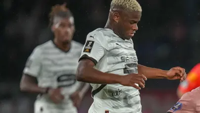 Fransızlardan Fenerbahçe'ye 3. stoper iddiası: "Geleceğin büyük savunma oyuncusu"