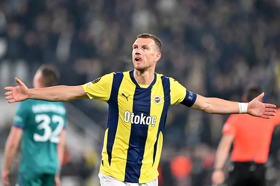 Fenerbahçe'den Edin Dzeko'nun geleceği için karar çıktı: Sürpriz plan - 6 Fenerbahçe'den Edin Dzeko'nun geleceği için karar çıktı: Sürpriz plan - 6