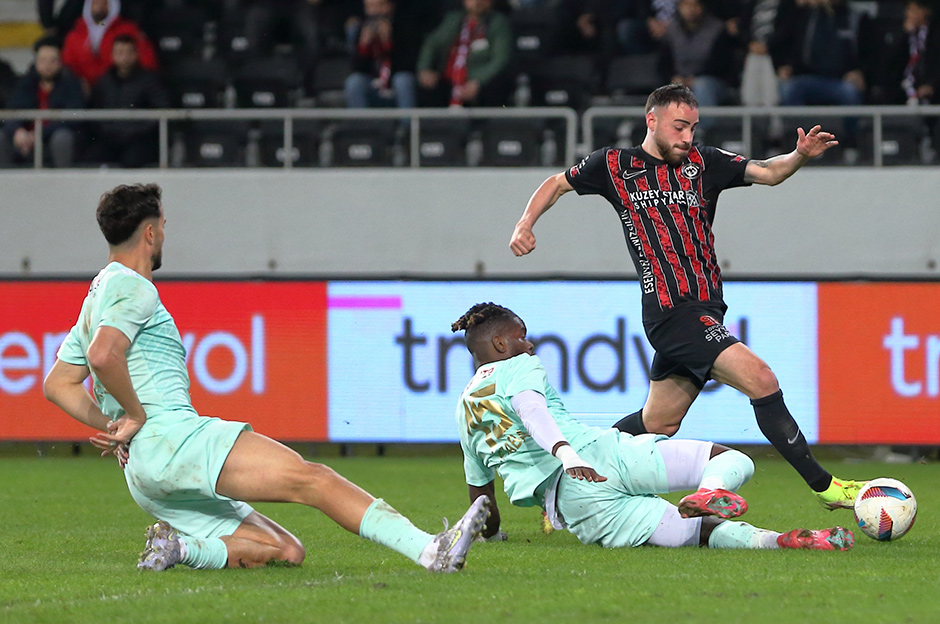 Çorum FK, Tuncay Şanlı ile yenilmiyor: 3-1'den maçı çevirdiler