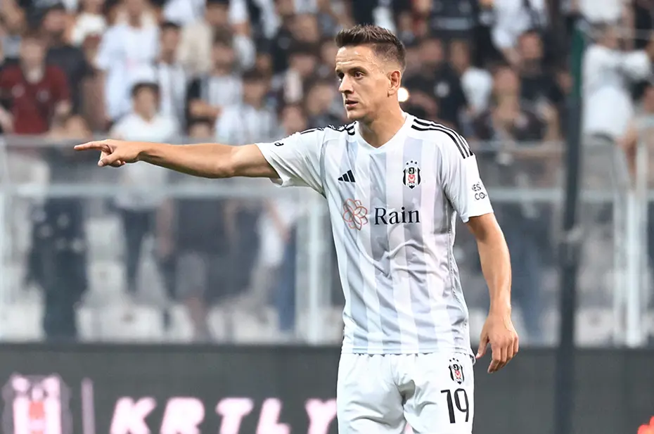 İtalyanlar peşinde; Beşiktaş, Amir Hadziahmetovic'in bonservisini belirledi - 3 İtalyanlar peşinde; Beşiktaş, Amir Hadziahmetovic'in bonservisini belirledi - 3