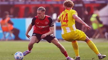 Bayer Leverkusen zirveden uzaklaşıyor