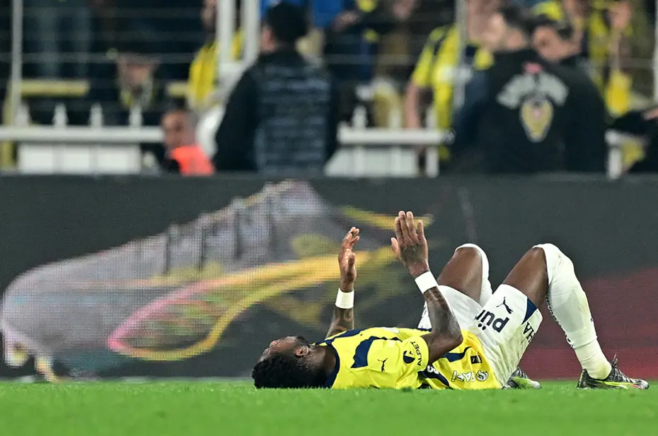 Fenerbahçe-Kayserispor maçı sonrası tribünler karıştı: Polis müdahalesi geldi - 3 Fenerbahçe-Kayserispor maçı sonrası tribünler karıştı: Polis müdahalesi geldi - 3