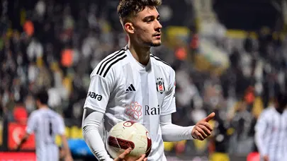 Beşiktaş 2 futbolcusuyla ilgili çıkan haberleri yalanladı