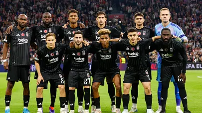 Van Bronckhorst'tan ilk 11'de 2 değişiklik