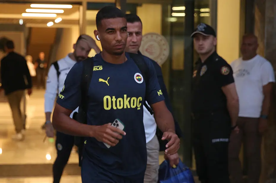 Fenerbahçe'ye Rize'de coşkulu karşılama - 3 Fenerbahçe'ye Rize'de coşkulu karşılama - 3