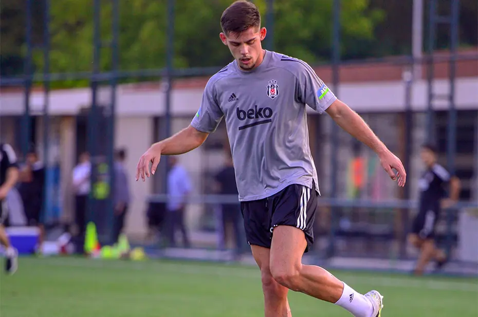 Beşiktaş'ta 9 futbolcunun bileti kesildi: 4 transferle operasyon tamamlanacak - 12