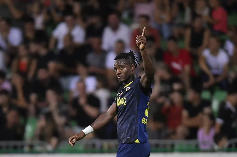 Fenerbahçe'de sürpriz gelişme: Sözleşmesi askıya alınabilir - 7 Fenerbahçe'de sürpriz gelişme: Sözleşmesi askıya alınabilir - 7