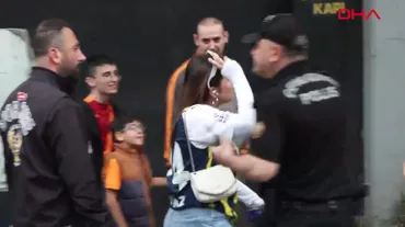 Fenerbahçe formalı taraftara Florya'da tepki