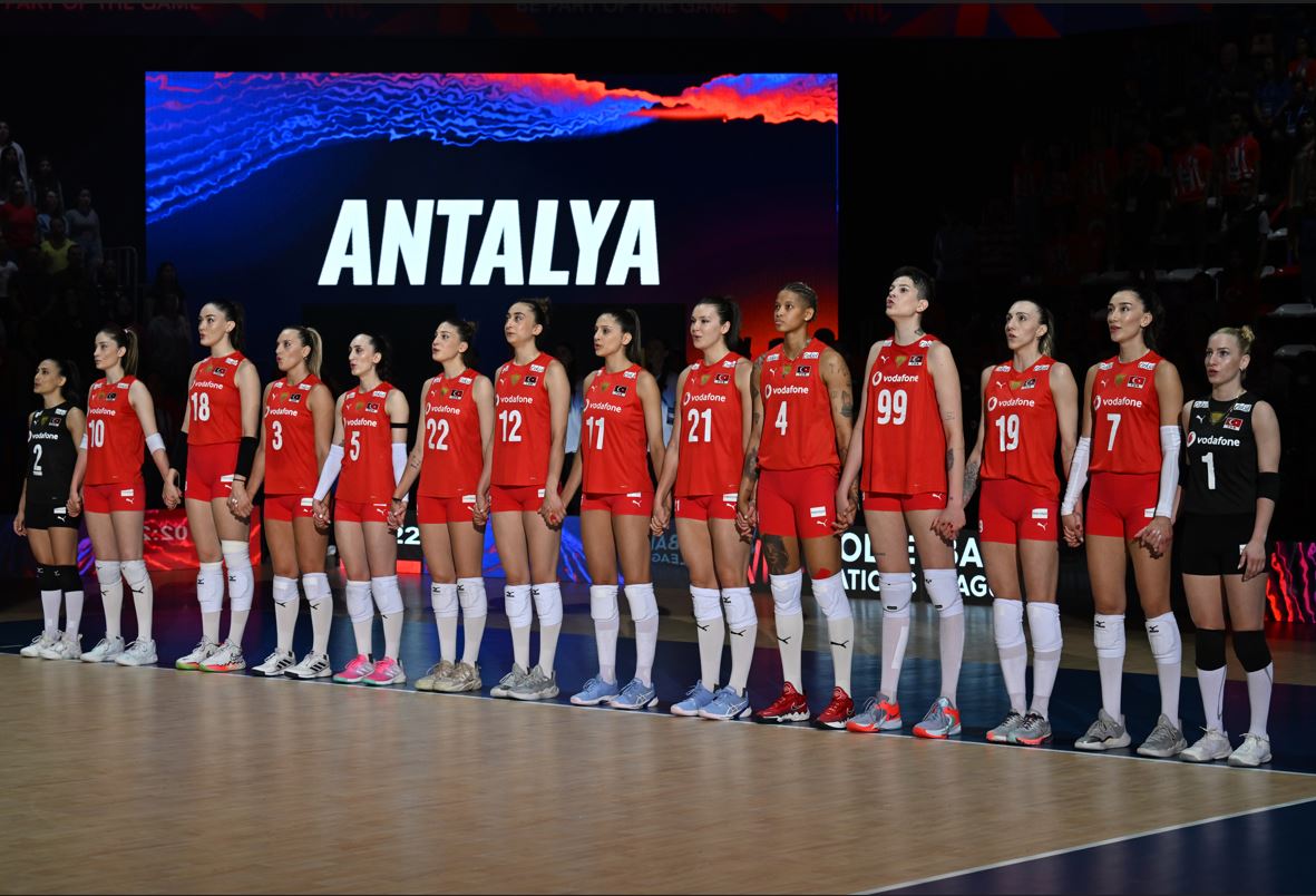 Filenin Sultanları galibiyet peşinde: Türkiye - Hollanda voleybol maçı bu akşam hangi kanalda, saat kaçta? Filenin Sultanları maçı ne zaman?