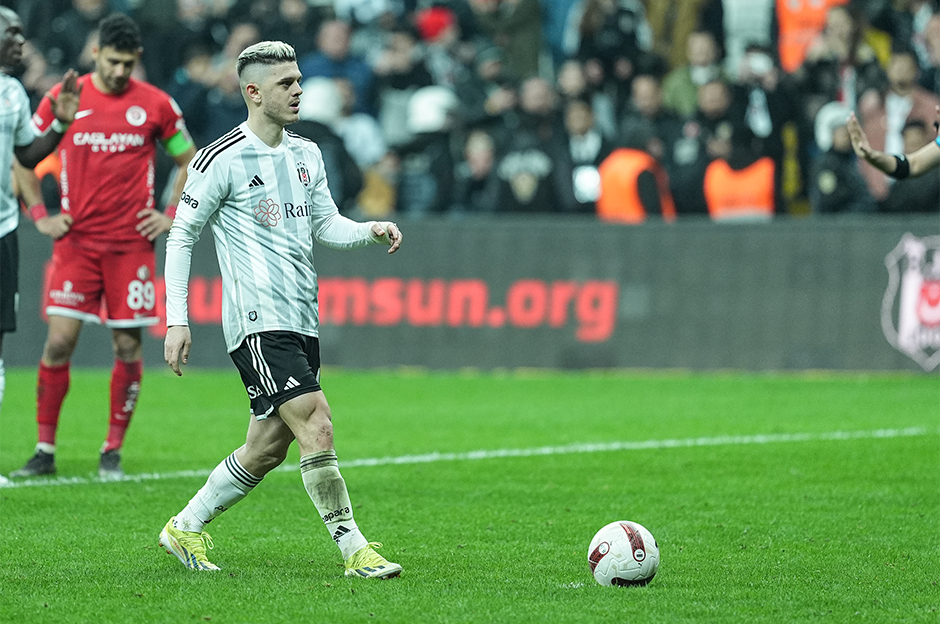 Milot Rashica'ya İtalyan ve İngiliz ilgisi: Yönetim bonservisini belirledi