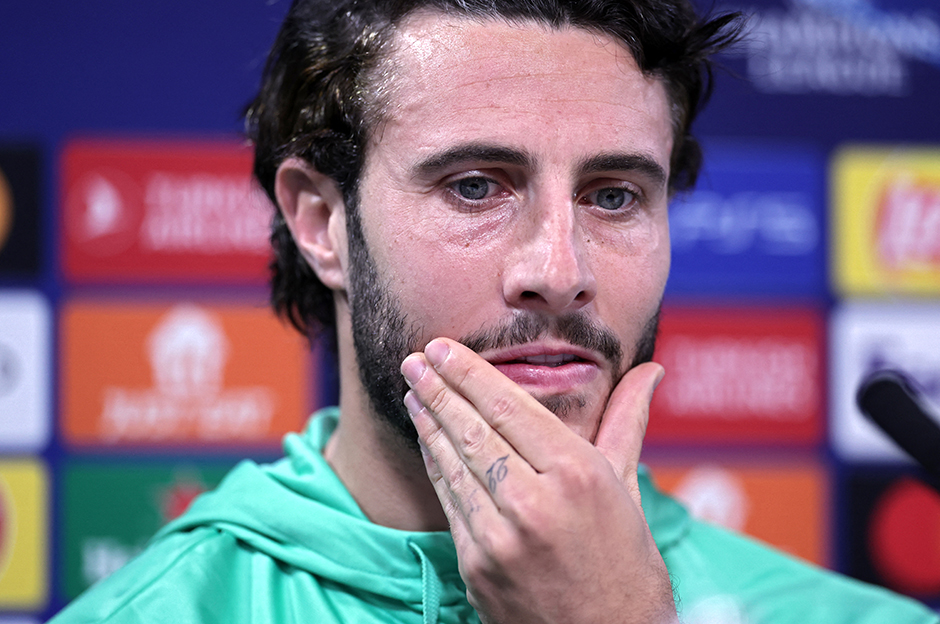 Galatasaray'da Mario Hermoso depremi: Son anda rotasını kırdı, imzayı attı