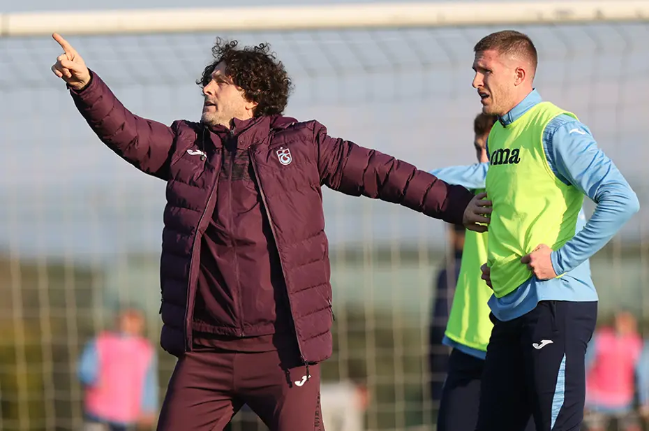 Fatih Tekke ilk sınavına çıkıyor: Başakşehir-Trabzonspor maçı ne zaman, saat kaçta, hangi kanalda? (İlk 11'ler) - 5 Fatih Tekke ilk sınavına çıkıyor: Başakşehir-Trabzonspor maçı ne zaman, saat kaçta, hangi kanalda? (İlk 11'ler) - 5