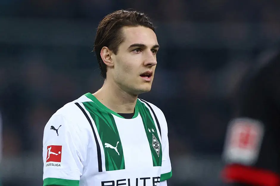 Beşiktaş'ın istediği Alman orta saha için kulübünden ilk açıklama geldi