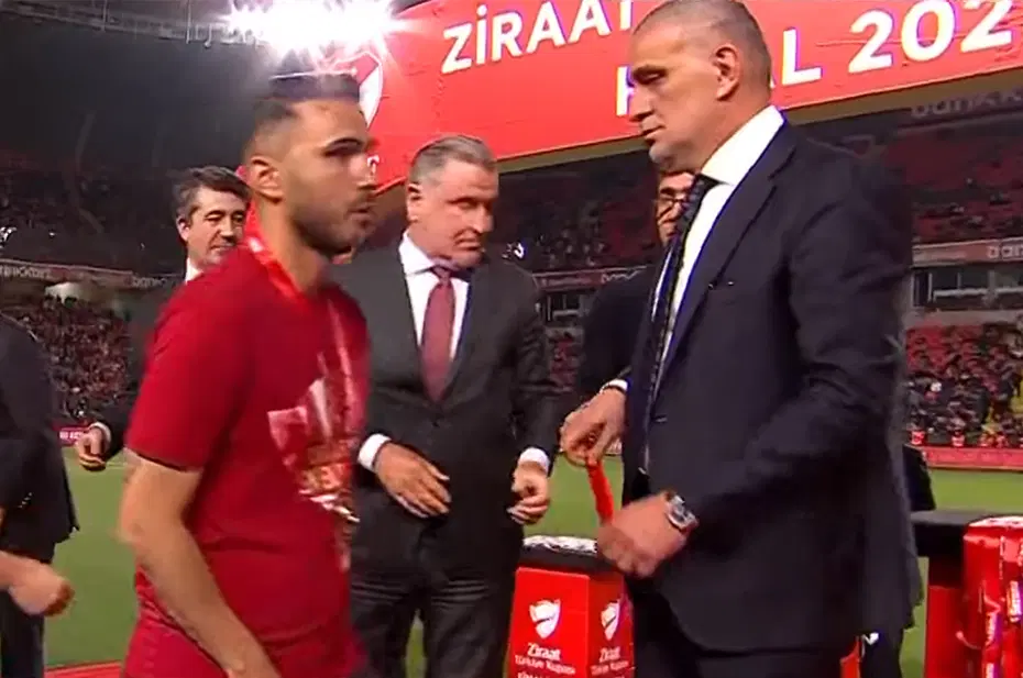 Seremonide İbrahim Hacıosmanoğlu'nun elini sıkmadı: Galatasaray'da Serhat Doğan'dan tepki - 3