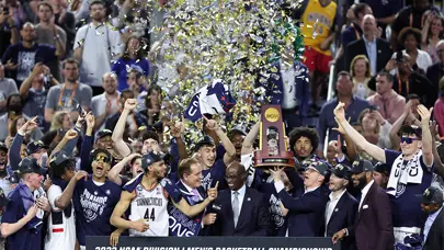 NCAA'de şampiyon UConn Huskies