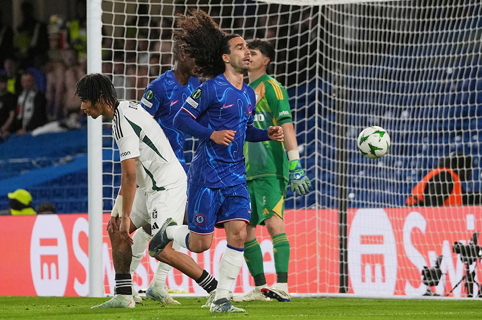 Chelsea, Legia'ya yenilse de turu bırakmadı