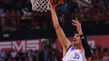 Anadolu Efes'te Willis en az 6 hafta yok