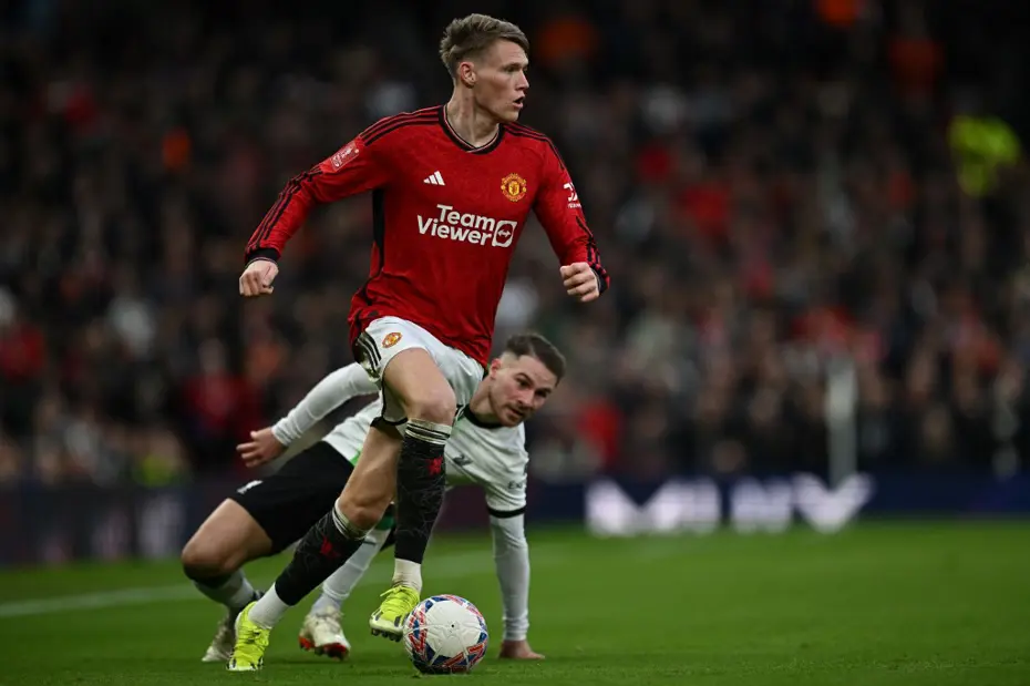 Galatasaray'dan Manchester United'ın 32 milyon euroluk yıldızına teklif - 4 Galatasaray'dan Manchester United'ın 32 milyon euroluk yıldızına teklif - 4