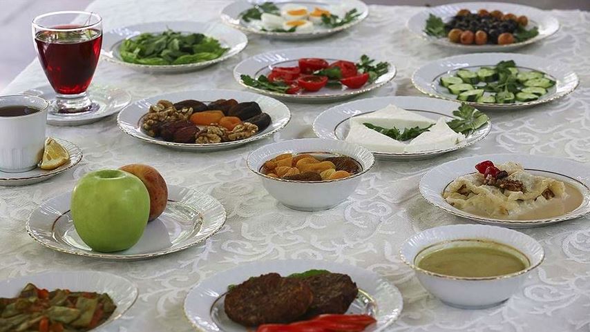 Ramazanda sağlıklı beslenme için 10 öneri: Ramazan ayında spor yapanlar sağlıklı nasıl beslenir?