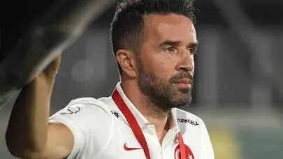 Gökhan Gönül milli takımdaki görevinden ayrıldı, yeni maceraya yelken açıyor