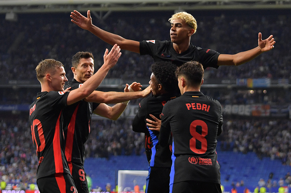 LaLiga'da şampiyon Barcelona: Derbi galibiyetiyle mutlu sona ulaştı