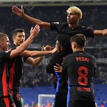 LaLiga'da şampiyon Barcelona: Derbi galibiyetiyle mutlu sona ulaştı