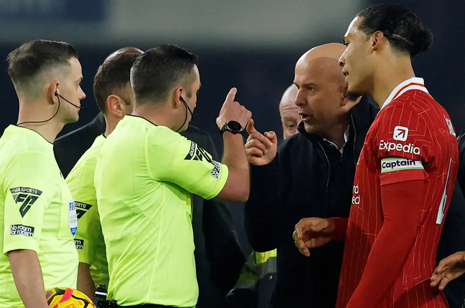 Liverpool Teknik Direktörü Arne Slot'a 2 maç ceza - 5