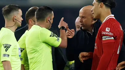 Derbide görülmemiş kırmızı kart: Avrupa bu anı konuşuyor