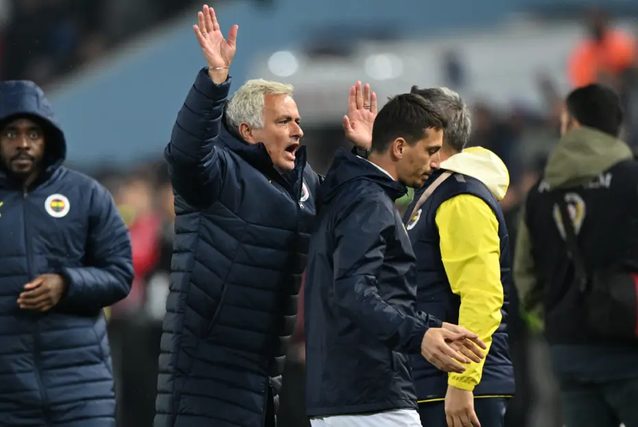 İspanyollardan gündemi sarsacak iddia: Jose Mourinho Real Madrid'e mi dönecek? - 3 İspanyollardan gündemi sarsacak iddia: Jose Mourinho Real Madrid'e mi dönecek? - 3