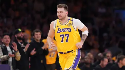 Luka Doncic, Lakers kariyerine galbiyetle başladı