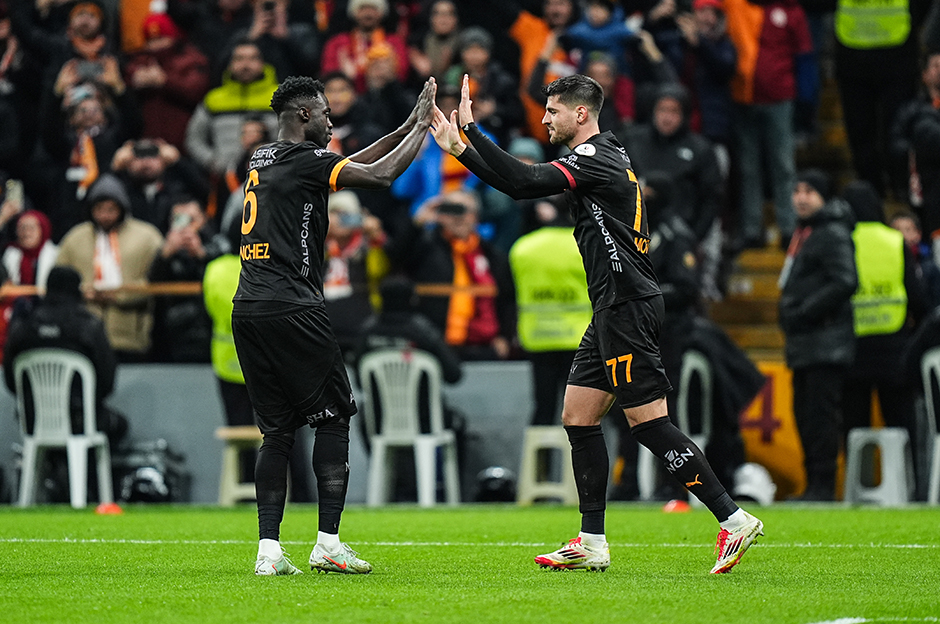 Galatasaray'da ayrılık kapıda: Transferi bitirecek 3 etkeni sıraladılar