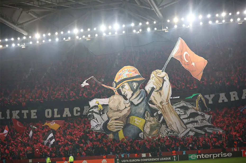 Maç öncesi Trabzon'da koreografi: Hep birlikte olacağız - 7