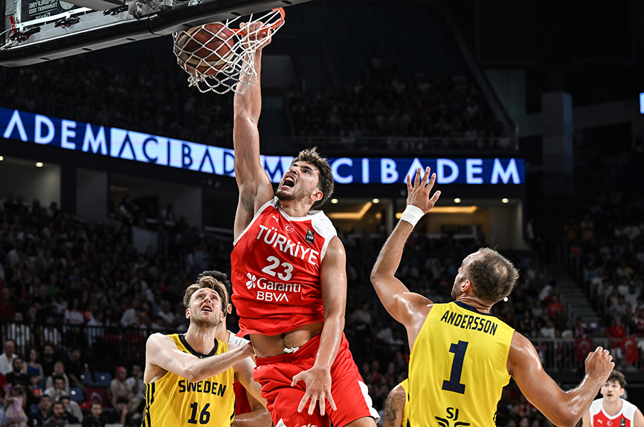 12 Dev Adam, Hırvatistan'ın rakibi oldu