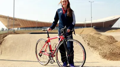 Büyük Britanya'nın en başarılı olimpik kadın sporcusu Laura Kenny, bisikletini astı