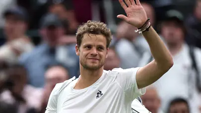 Dünya 1 numarası Sinner, Wimbledon'da ikinci turda